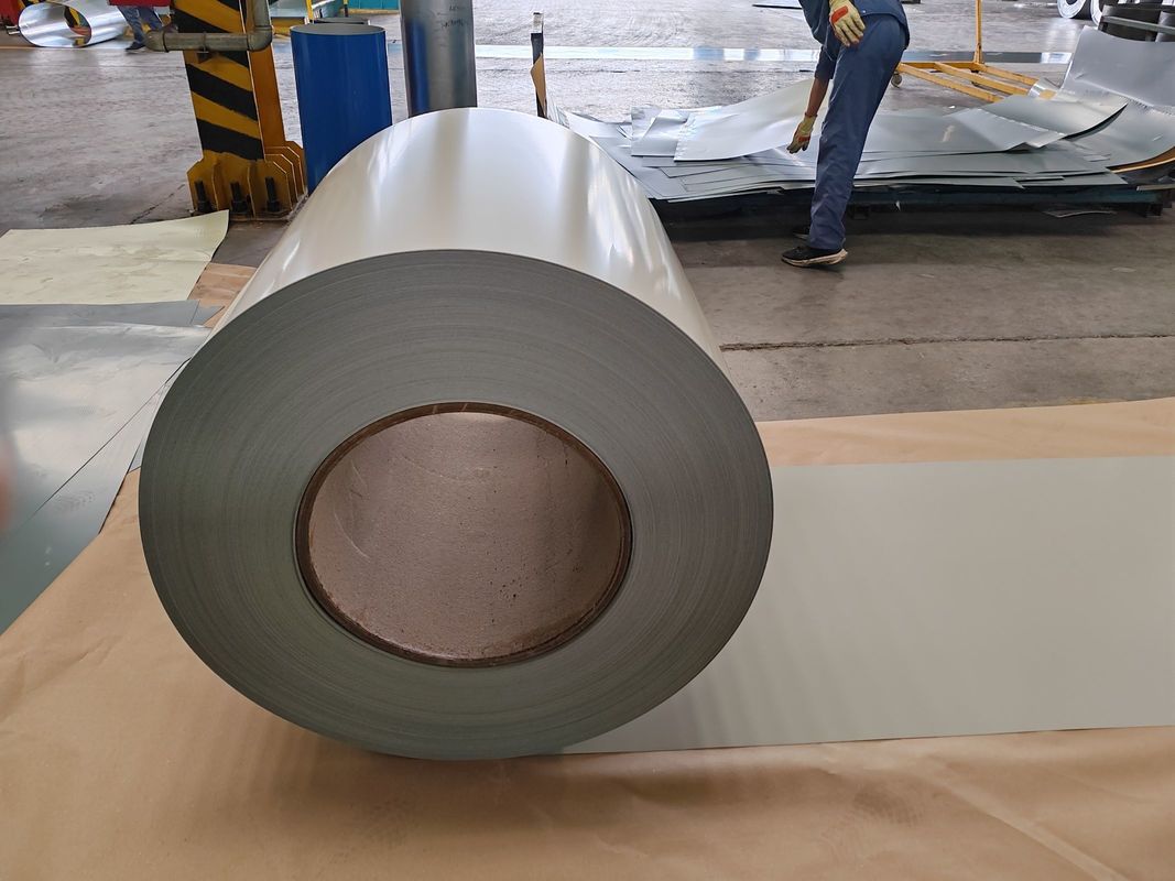 1,2 mm voorgelakt gekleurd staalrol met 180–320 MPa vloeigrens en 10–25 µm toplaag voor hekpanelen