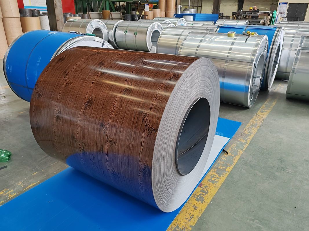 1250mm Voorgelakte Kleurstaalrol met 180-320MPa Vloeigrens en PE / SMP / HDP / PVDF Coating voor Buitenpanelen