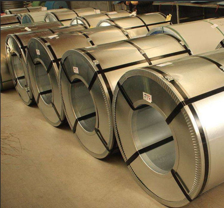 Zeewaardig verpakte thermisch verzinkte stalen spoel Z60-Z275 met een breedte van 1000-1250 mm voor industriële fabricage en exportlevering
