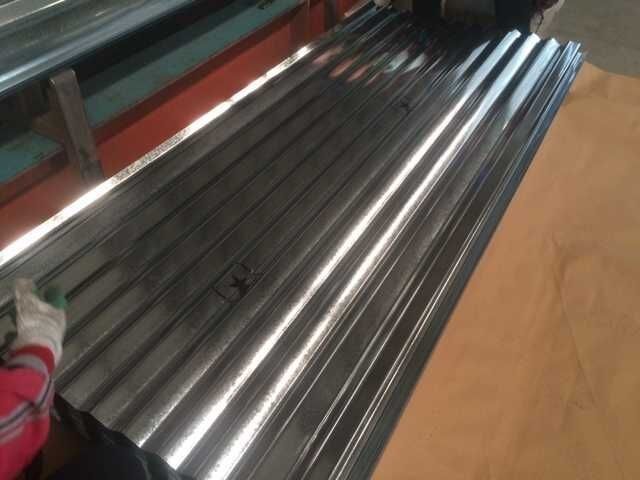 SGCC gegolfde gegalvaniseerde dakplaat met 60 ‰ 275 g/m2 zinkcoating en 76 mm golfprofiel voor dak- en wandbekleding