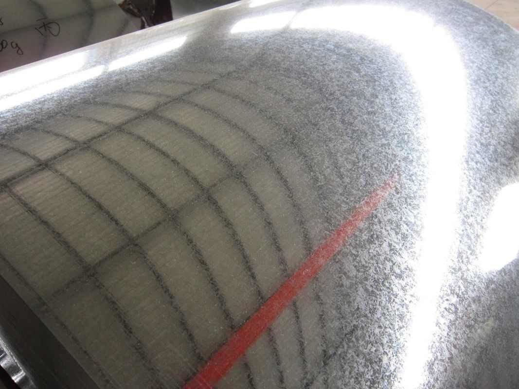 Big Spangle Hot Dip Galvanized Steel Coil Z60?? Z275 met zachte commerciële kwaliteiten voor bouw en plaatverwerking