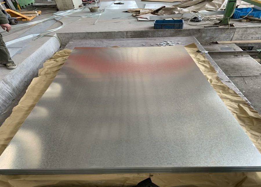 0.15·3.8mm JIS G3302 SGCC Warm gedompelde gegalvaniseerde staalplaat Z40·Z275 voor pijpleiding en constructie
