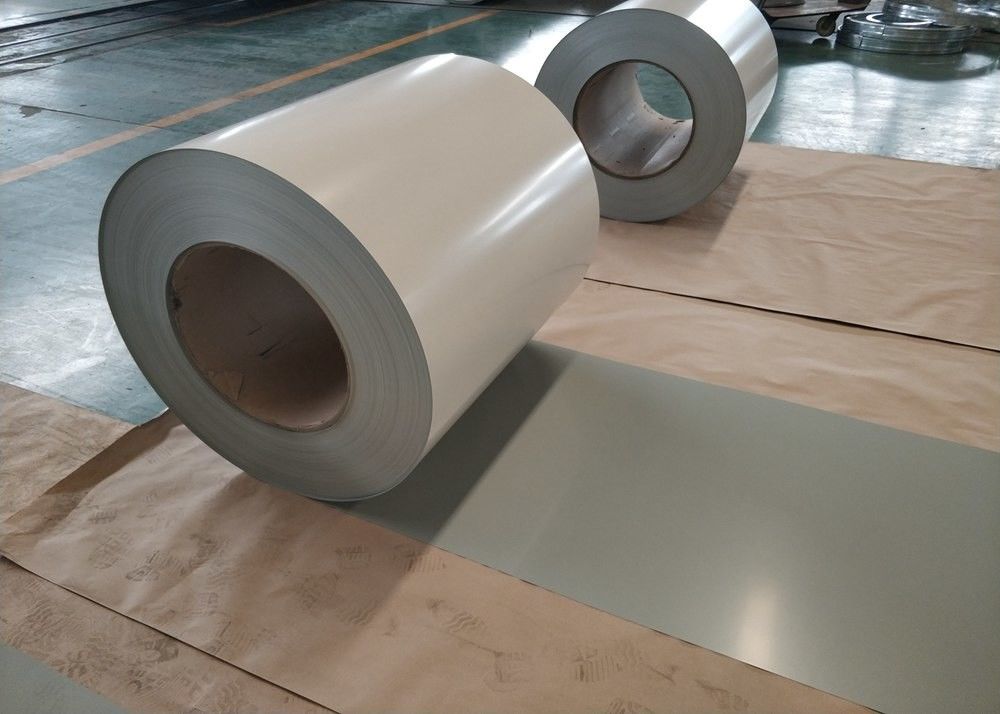 750–1250 mm voorgelakte gekleurde staalrollen met Z60–Z275 zinkcoating voor dakbedekking en bouwtoepassingen
